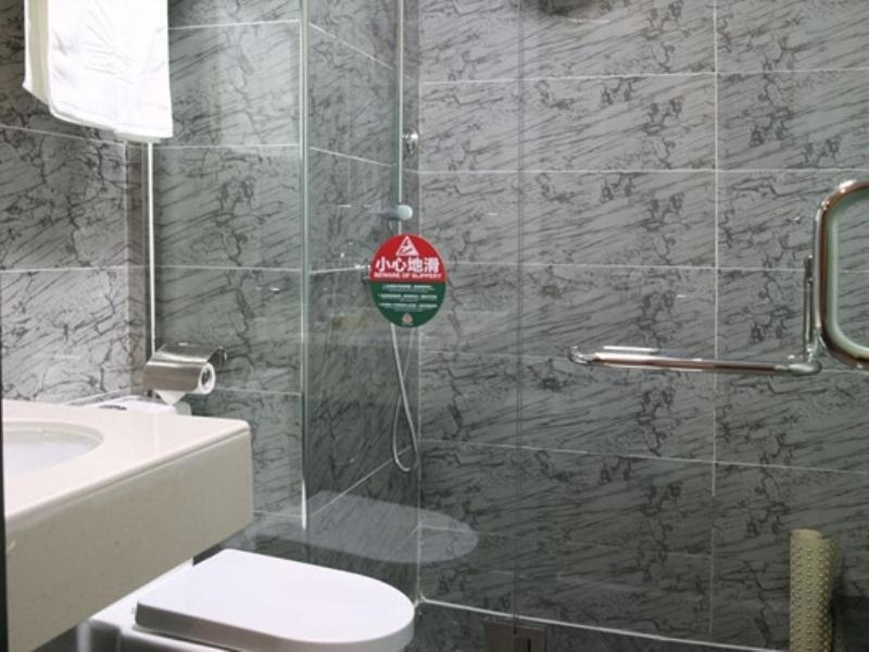 Greentree Wulumuqi Airport Hotel Урумки Екстериор снимка